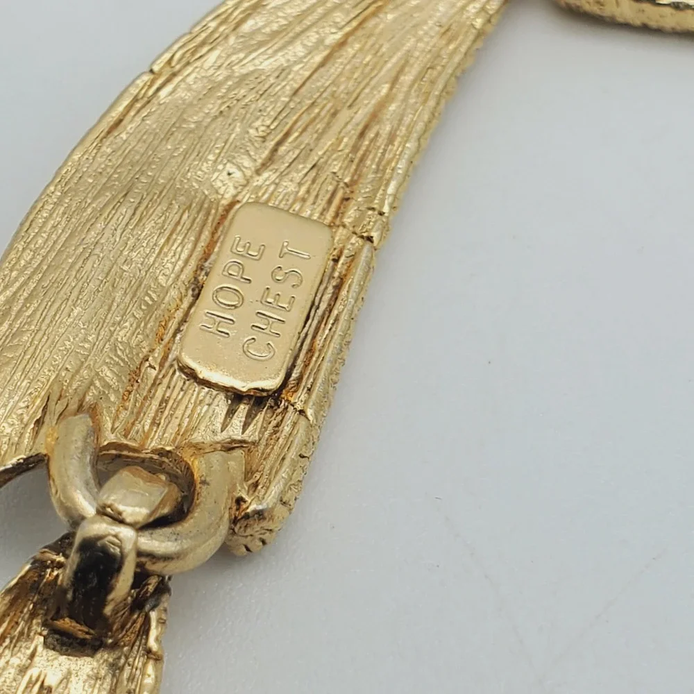 Hope Chest Choker Necklace Gold Tone Brushed Textured Leaf Link Mid Century Vtg